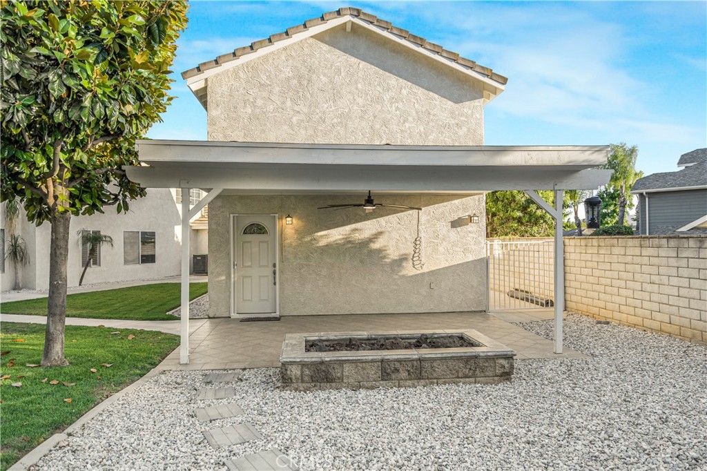 https://media.crmls.org/medias/470a6564-0006-46d9-85ba-f27134df169f.jpg?preset=X-Large