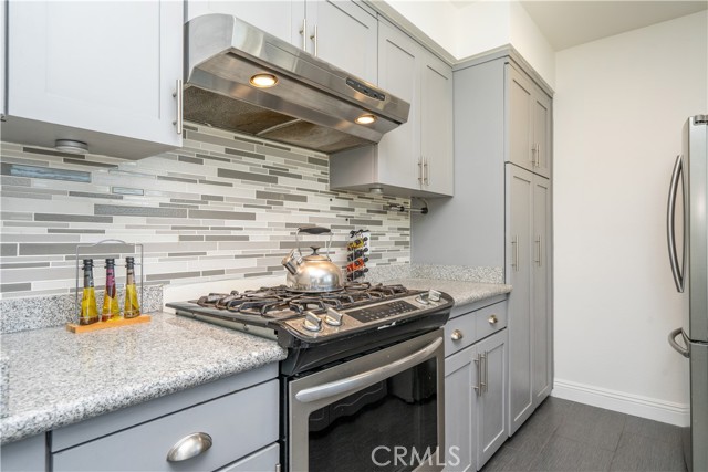 Detail Gallery Image 7 of 21 For 6041 Fountain Park St #9,  Woodland Hills,  CA 91367 - 2 Beds | 1 Baths