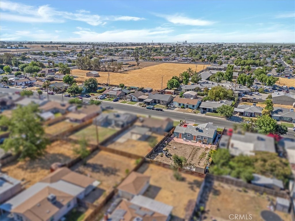 https://media.crmls.org/medias/470ab7e2-3229-4f55-b07d-374b73e7e372.jpg?preset=X-Large