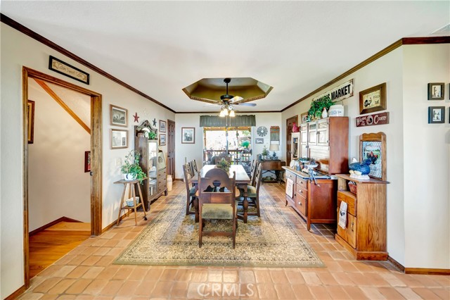11720 Honeybee Lane, Juniper Hills CA: https://media.crmls.org/medias/470ad706-cf6f-45d4-92d2-c9ae191ac25a.jpg