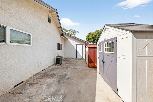 Image 41 of 53 For 13220 Fonseca Ave