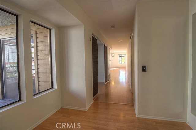 Detail Gallery Image 5 of 40 For 400 N Louise St #205,  Glendale,  CA 91206 - 2 Beds | 2 Baths