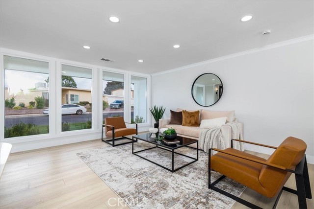 Detail Gallery Image 6 of 38 For 4401 Cezanne Ave, Woodland Hills,  CA 91364 - 4 Beds | 3 Baths