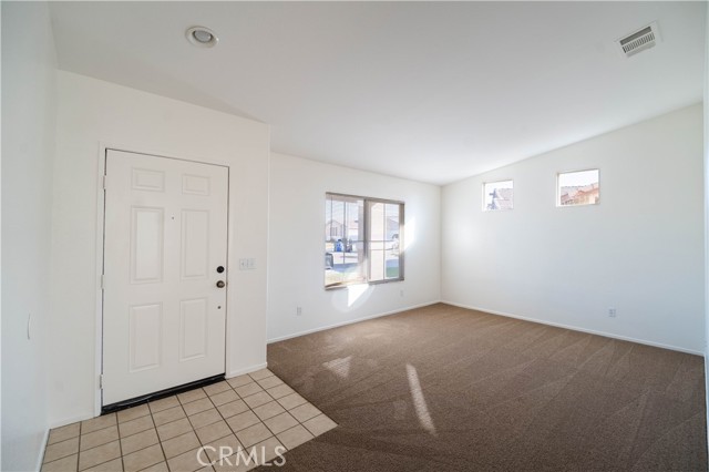 Detail Gallery Image 2 of 19 For 13125 Georgetown Ln, Victorville,  CA 92392 - 3 Beds | 2 Baths