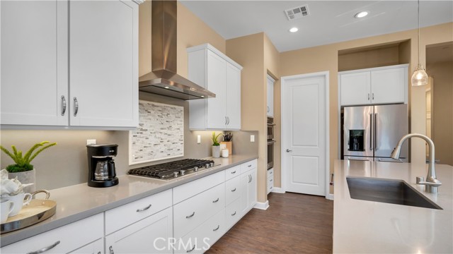 126 Luneta Lane, Rancho Mission Viejo CA: https://media.crmls.org/medias/470dc1b2-02bf-40cf-b4b6-983f95a473ef.jpg