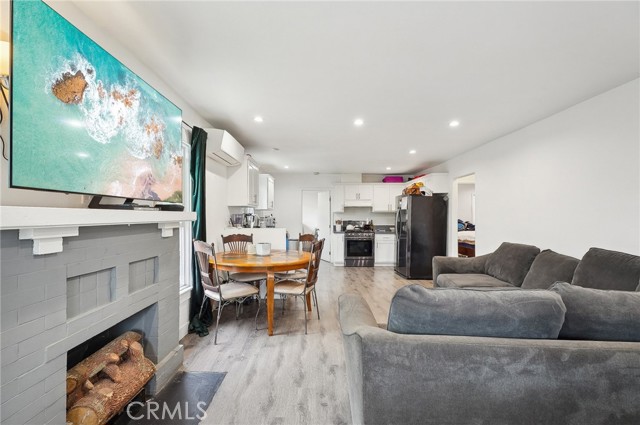Detail Gallery Image 4 of 36 For 3322 W 66th St, Los Angeles,  CA 90043 - – Beds | – Baths