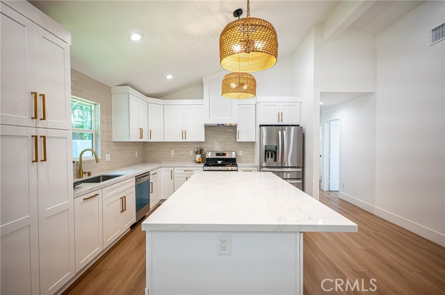Detail Gallery Image 5 of 49 For 2975 Riverside Dr, Chino,  CA 91710 - 4 Beds | 2 Baths