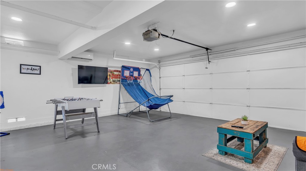 https://media.crmls.org/medias/470deefb-2502-411d-bcc6-f7f4c00dfb76.jpg?preset=X-Large