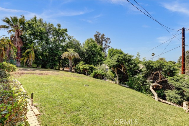 2307 Cameron Avenue, Covina CA: https://media.crmls.org/medias/470e1edb-15d4-48e6-9b56-eaeeefb2265b.jpg