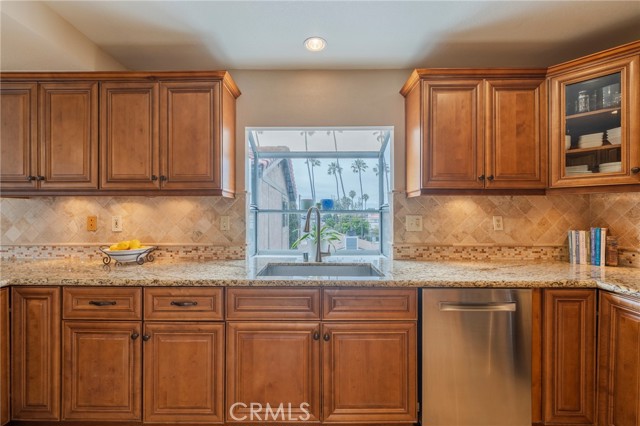 Detail Gallery Image 18 of 43 For 622 N Guadalupe Ave #B,  Redondo Beach,  CA 90277 - 3 Beds | 2/1 Baths