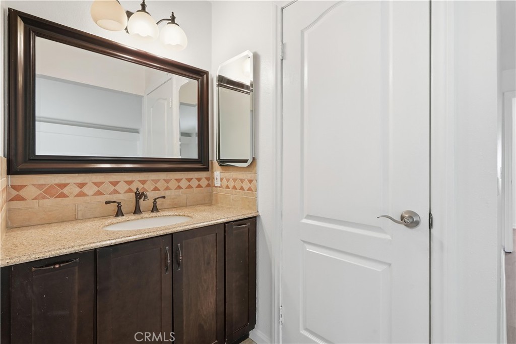 https://media.crmls.org/medias/470e6a8a-9153-4240-991f-edf22bc654d9.jpg?preset=X-Large