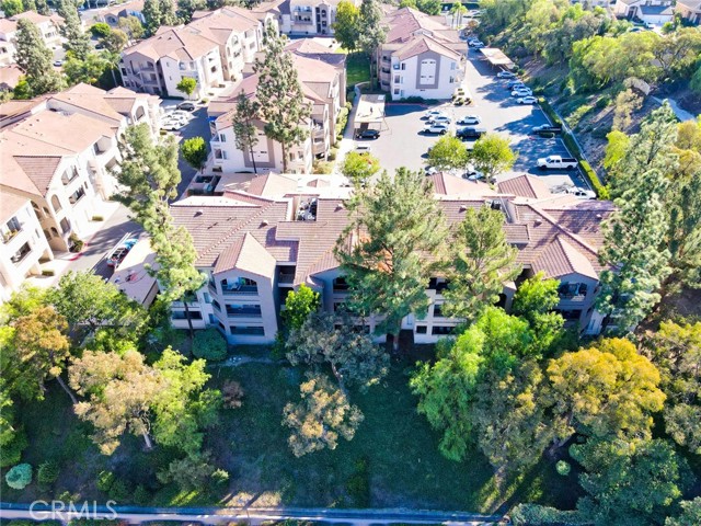 Detail Gallery Image 2 of 36 For 1035 La Terraza Cir #101,  Corona,  CA 92879 - 2 Beds | 2 Baths