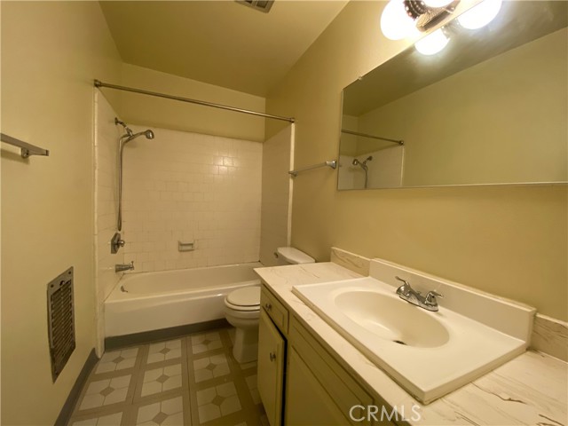 Detail Gallery Image 10 of 14 For 815 Magnolia Ave #5,  Pasadena,  CA 91106 - 3 Beds | 2 Baths