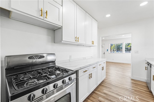 Detail Gallery Image 10 of 32 For 14840 Polk St, Sylmar,  CA 91342 - 3 Beds | 2 Baths