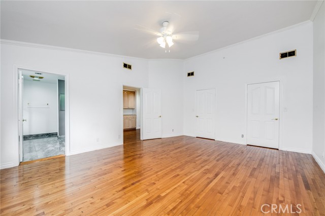 Detail Gallery Image 21 of 36 For 19314 Yolie, Tarzana,  CA 91356 - 4 Beds | 4 Baths