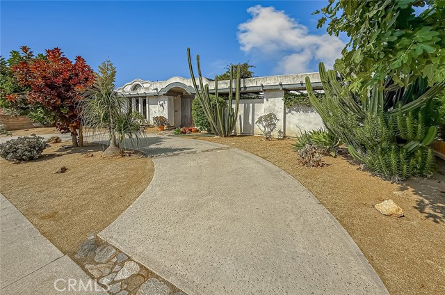 8835 Monogram Avenue, North Hills CA: https://media.crmls.org/medias/47103516-c313-42ee-9168-664d6ccc54ce.jpg