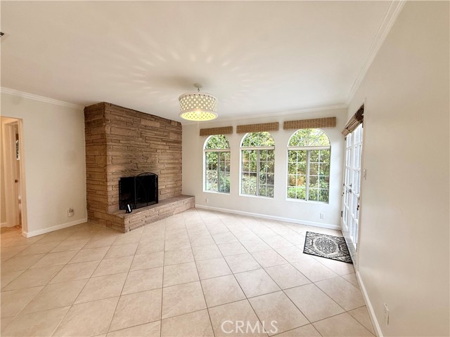 Detail Gallery Image 4 of 10 For 635 Saint Anns Dr, Laguna Beach,  CA 92651 - 2 Beds | 1 Baths