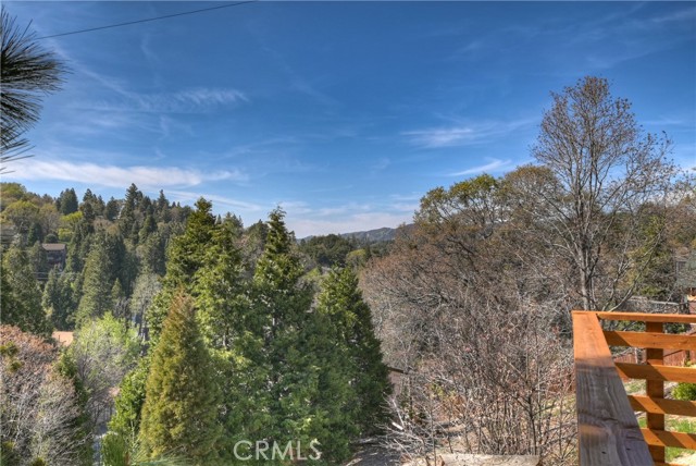 Detail Gallery Image 7 of 47 For 617 Acacia, Crestline,  CA 92325 - 5 Beds | 3 Baths