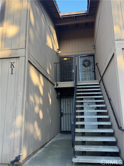 Detail Gallery Image 1 of 24 For 455 Cherry Ln #K,  Manteca,  CA 95337 - 2 Beds | 1 Baths