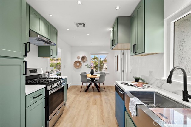 Detail Gallery Image 12 of 36 For 1410 W Camden Pl, Santa Ana,  CA 92704 - 3 Beds | 1/1 Baths