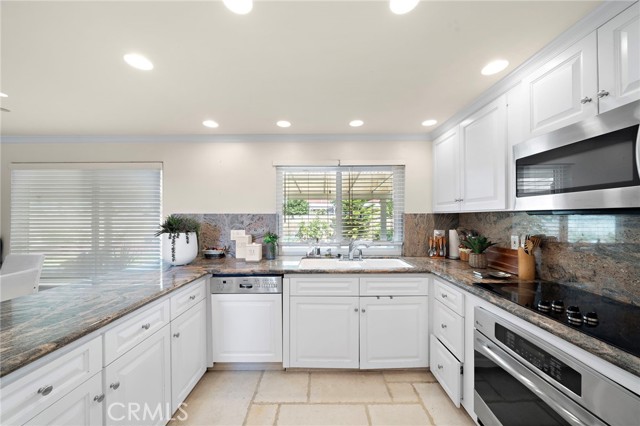 16148 Caribou Street, Fountain Valley CA: https://media.crmls.org/medias/4712c303-dc64-48bd-83ff-575976c9f1e2.jpg