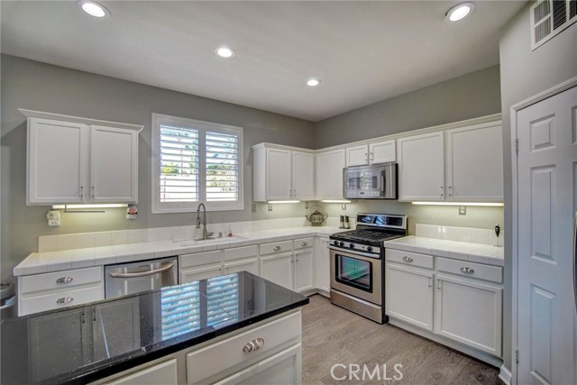 Detail Gallery Image 19 of 52 For 6713 Leanne, Corona,  CA 91752 - 4 Beds | 2/1 Baths