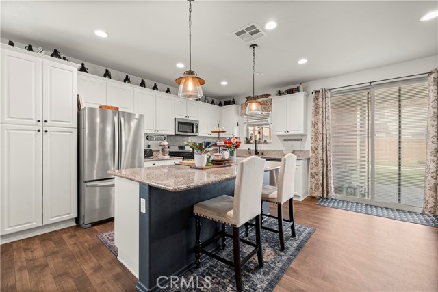 Detail Gallery Image 12 of 41 For 13254 Homeland St, Victorville,  CA 92392 - 4 Beds | 3 Baths