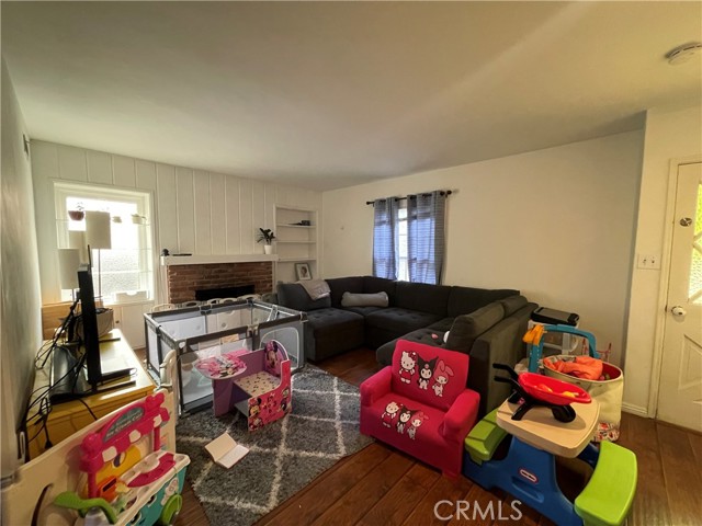 643 W Alegria Avenue, Sierra Madre CA: https://media.crmls.org/medias/471372ba-0046-45ec-81c4-ce12d74f9008.jpg