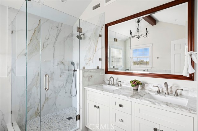 Detail Gallery Image 15 of 28 For 201 E 21st St, Costa Mesa,  CA 92627 - 3 Beds | 2/1 Baths