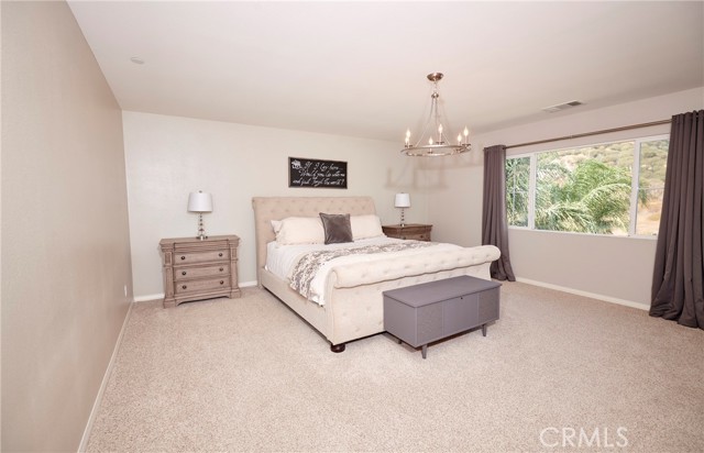 4049 Running Oak Lane, San Bernardino CA: https://media.crmls.org/medias/4713d689-aa83-4f7b-af62-a0e85e0a819e.jpg