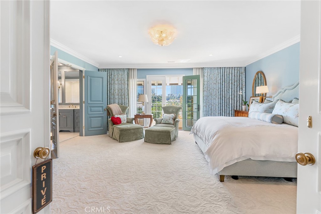 4714e33d 3377 4000 A832 75d0c44580af