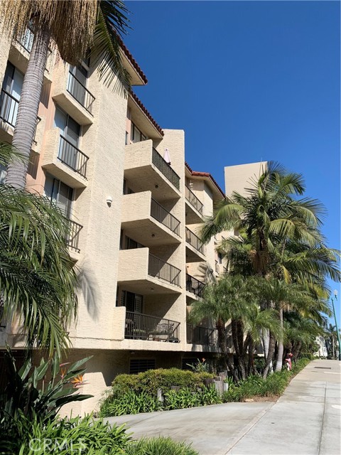 Detail Gallery Image 3 of 23 For 535 Esplanade #305,  Redondo Beach,  CA 90277 - 2 Beds | 2/1 Baths