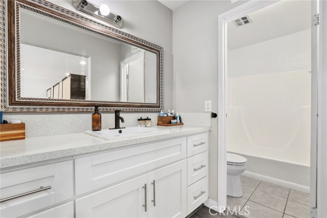 Detail Gallery Image 19 of 26 For 9832 Karmont Ave, South Gate,  CA 90280 - 2 Beds | 2 Baths