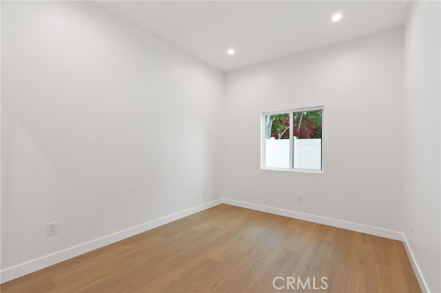 7538 Remmet Avenue, Canoga Park CA: https://media.crmls.org/medias/47156419-4c83-4241-89a8-6f4058236a7c.jpg