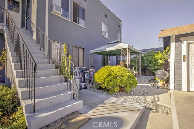 Detail Gallery Image 5 of 27 For 324 N Adams, Glendale,  CA 91206 - 5 Beds | 3 Baths