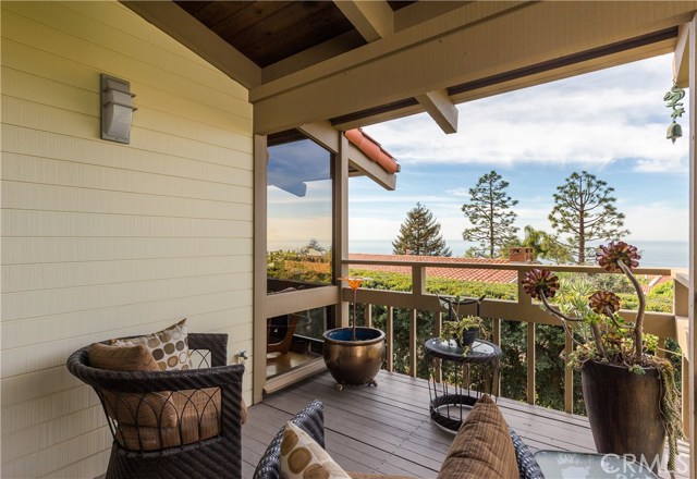 1315 Via Zumaya, Palos Verdes Estates, California 90274, 5 Bedrooms Bedrooms, ,3 BathroomsBathrooms,Residential,Sold,Via Zumaya,PV17039803