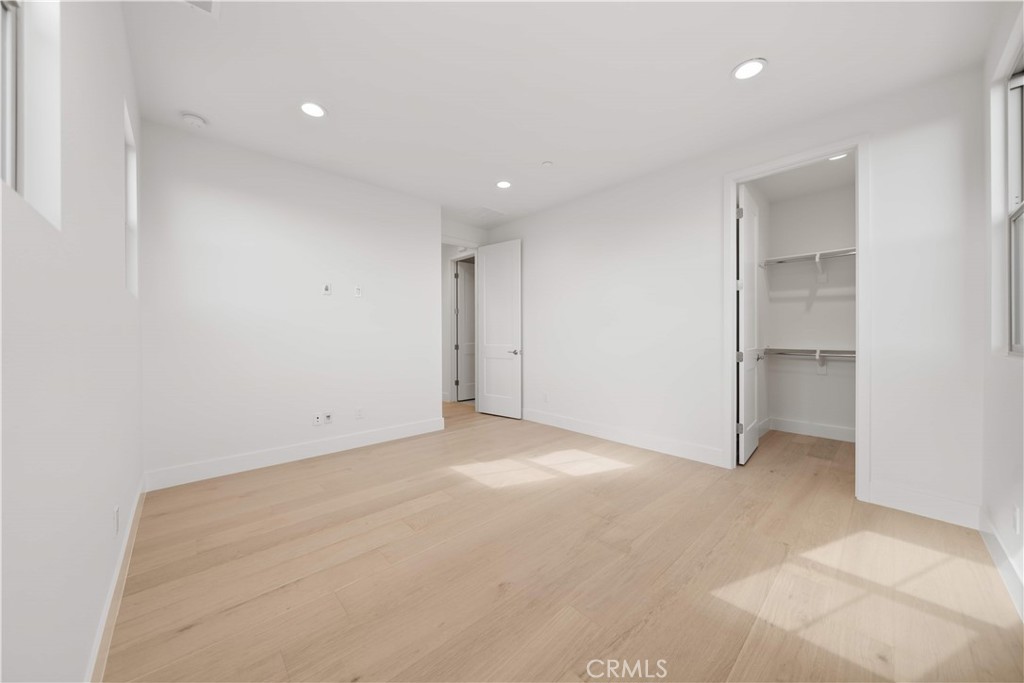 https://media.crmls.org/medias/47174cae-77a0-423e-a273-306c765beaf4.jpg?preset=X-Large