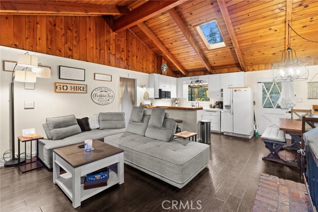 2452 Spring Drive, Running Springs CA: https://media.crmls.org/medias/47182125-e0ef-49b2-8732-a147f5475a6e.jpg