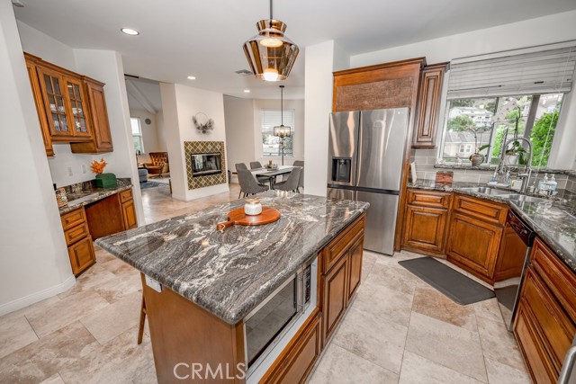 Detail Gallery Image 11 of 55 For 1124 Kathleen Dr, Newbury Park,  CA 91320 - 4 Beds | 3/1 Baths