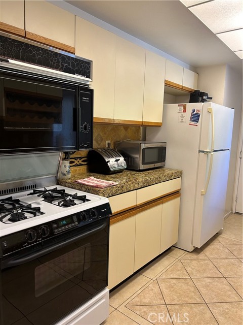 Image 10 of 30 For 1435 Tiffany