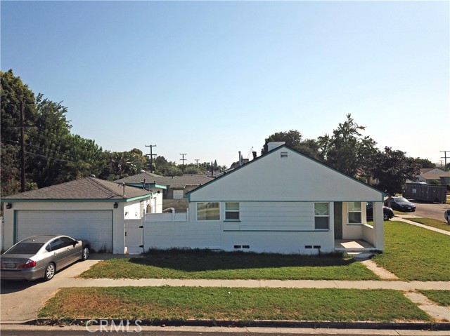 Detail Gallery Image 4 of 8 For 2101 E 63rd St, Long Beach,  CA 90805 - 2 Beds | 1 Baths