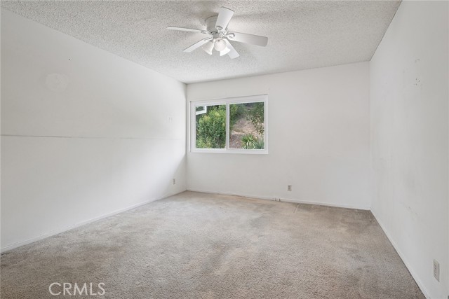 5789 Fairhaven Avenue, Woodland Hills CA: https://media.crmls.org/medias/471bdffc-4165-409d-a424-c1fa405fc0a8.jpg