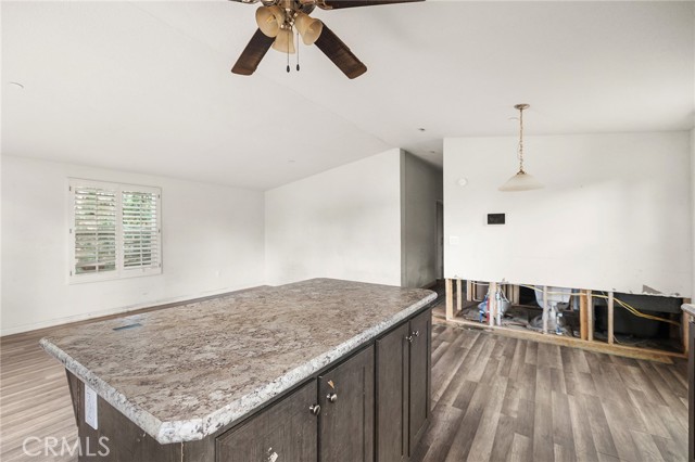 17603 Hayes, Lake Elsinore CA: https://media.crmls.org/medias/471befe8-f91d-4510-9397-2c80121251dc.jpg