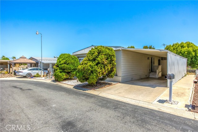 Detail Gallery Image 2 of 36 For 1186 Oakland Way, Corona,  CA 92882 - 2 Beds | 2 Baths