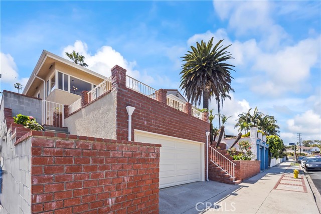 Detail Gallery Image 4 of 43 For 2021 Elanita Dr, San Pedro,  CA 90732 - 3 Beds | 2 Baths