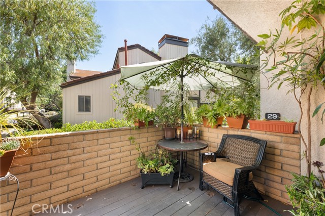 21730 Marylee Street, Woodland Hills CA: https://media.crmls.org/medias/471e684a-0842-45f1-887b-5209ee2d11b2.jpg
