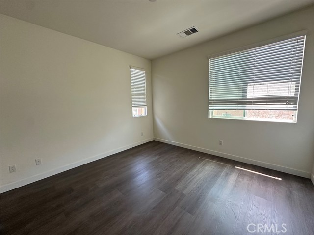 712 Ash Lane, Pomona CA: https://media.crmls.org/medias/471f1f44-24fd-417f-a83b-4fe55bff78eb.jpg