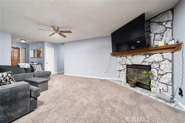 13745 Bel Air Drive, Victorville CA: https://media.crmls.org/medias/471f5999-75c4-4862-9a38-e11dfac5abcc.jpg