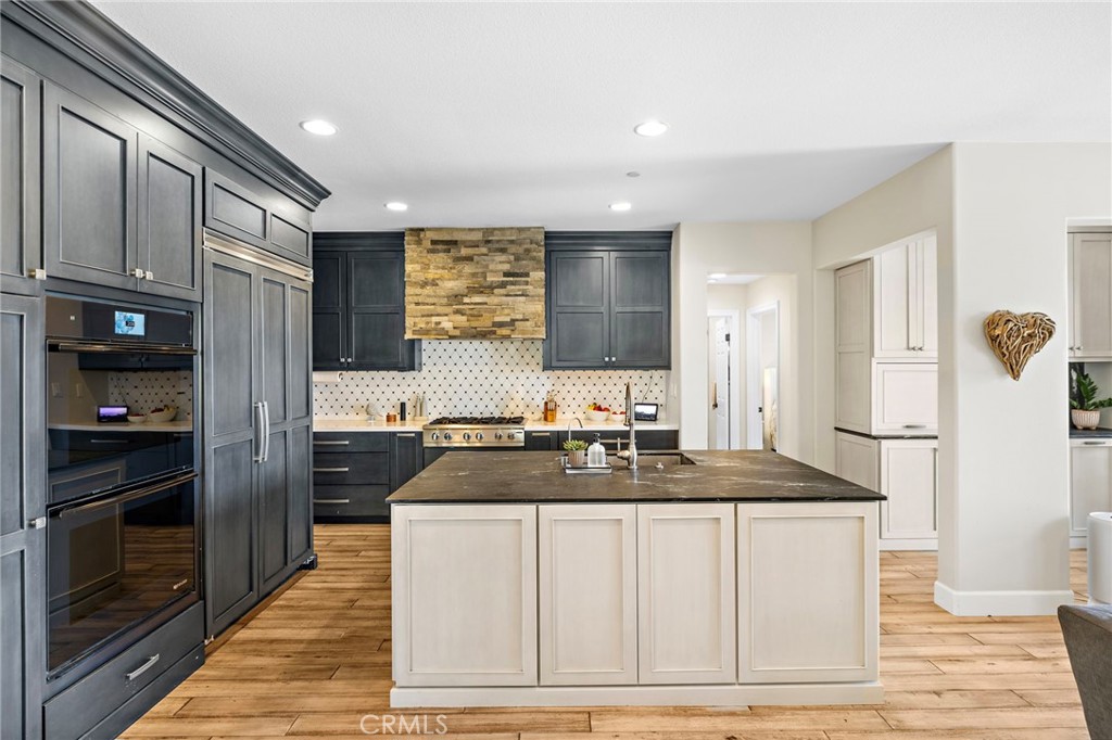 471f7cac 7198 4f15 983d D6562cce8997