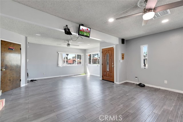 Detail Gallery Image 3 of 15 For 7840 Pioneer, Whittier,  CA 90606 - 4 Beds | 3 Baths